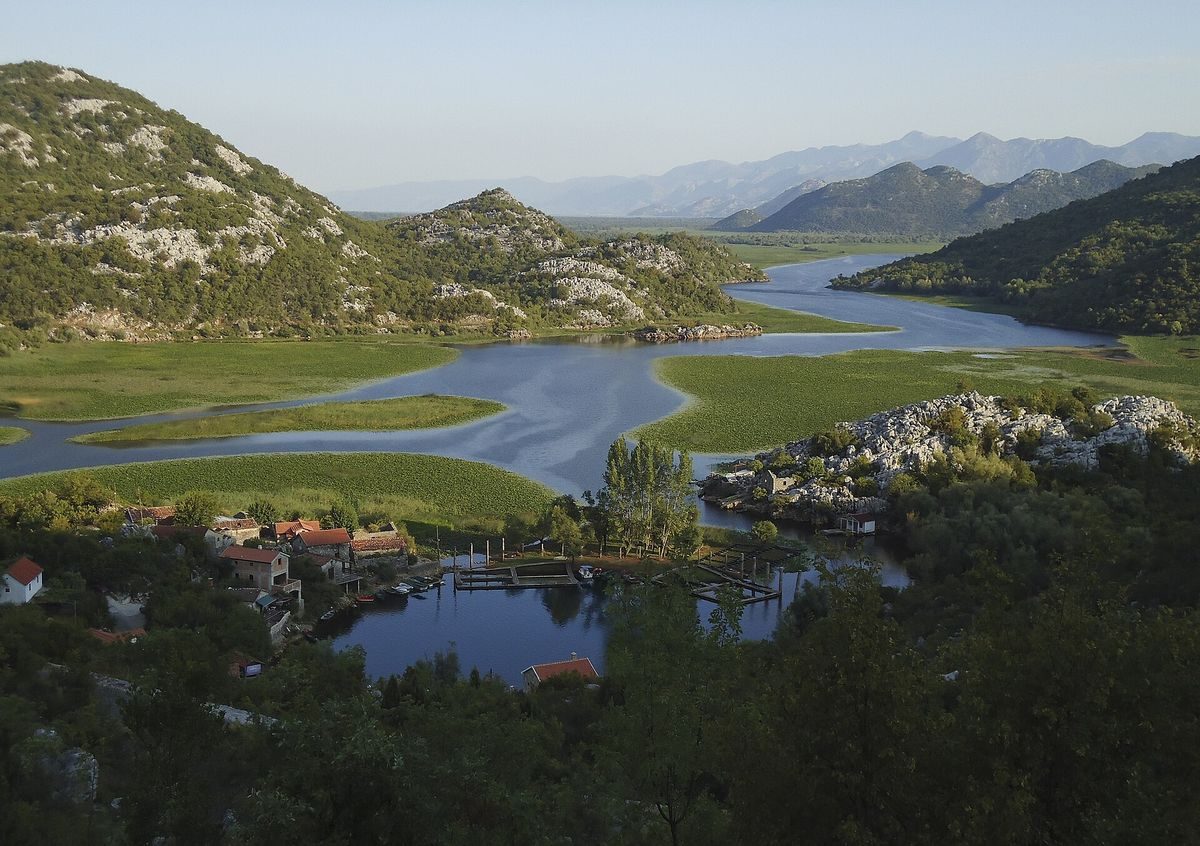 Ribarsko selo Karuč i ušće rijeke u Skadarsko jezero